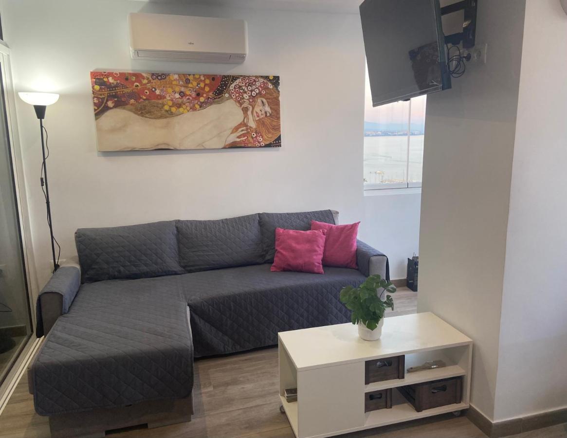 פואנגירולה Mediterranean View Suite Costa Del Sol מראה חיצוני תמונה